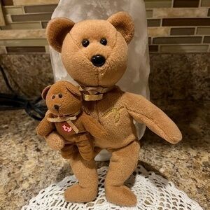 Ty Beanie Baby 2005 Signature Bear with Baby Cub